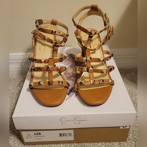 New in box Jessica Simpson Annida brown heels brand new 6